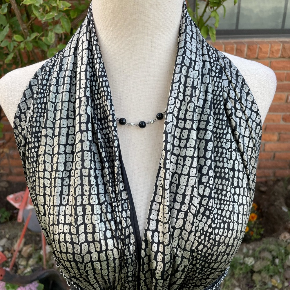 Perry White Small Black/Silver Silver Metallic Snake Skin Design Dress View 2
